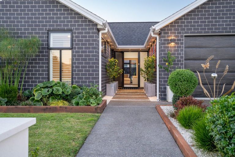 Photo of property in 26 Rose Leigh Drive, Cambridge, 3434