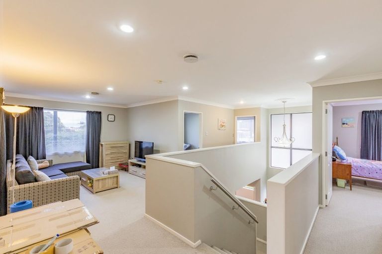 Photo of property in 18a Enderby Drive, Te Atatu Peninsula, Auckland, 0610