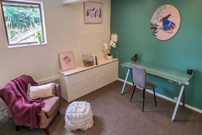 Photo of property in 18a Downing Street, Crofton Downs, Wellington, 6035