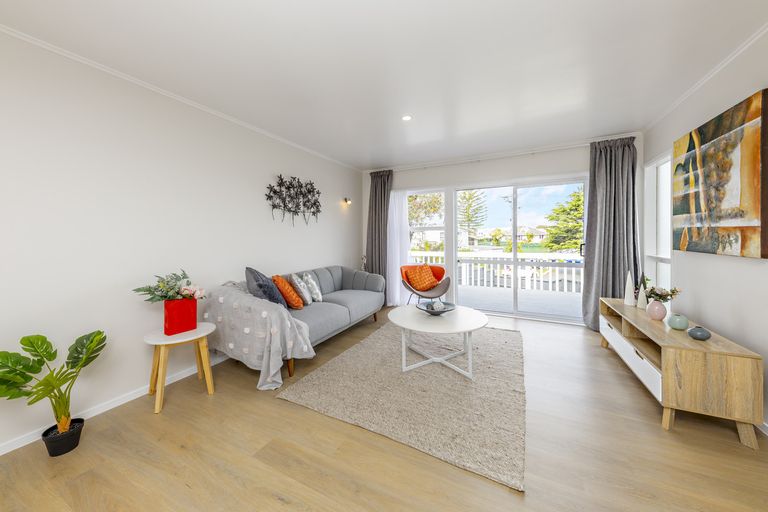 Photo of property in 8 Lympne Lane, Mangere, Auckland, 2022