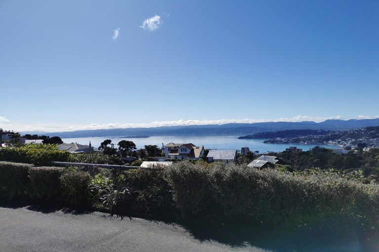 Photo of property in 26 Harbour View Road, Northland, Wellington, 6012