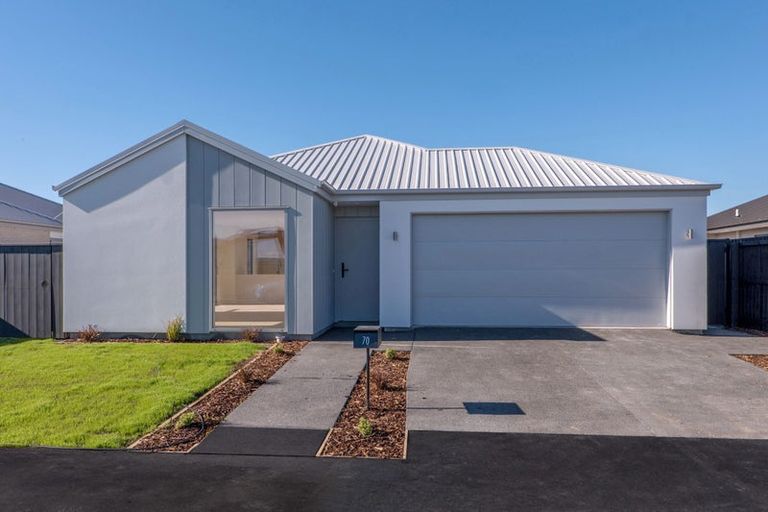Photo of property in 70 Blakes Road, Belfast, Christchurch, 8051