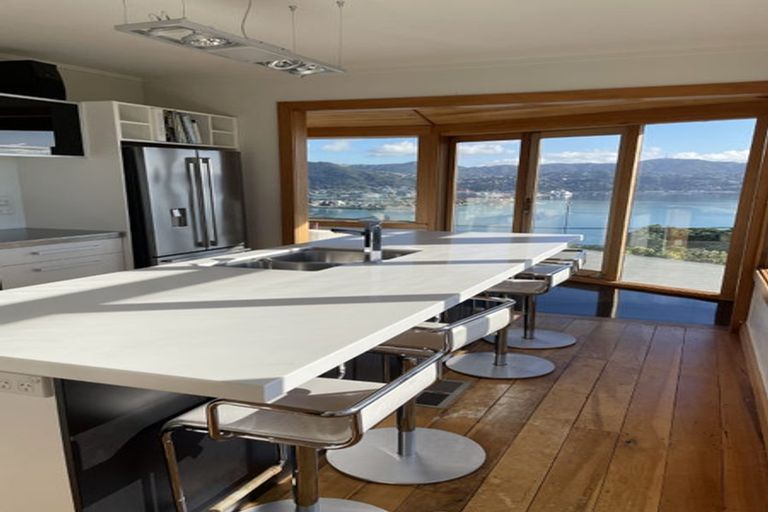 Photo of property in 17 Palliser Road, Roseneath, Wellington, 6011