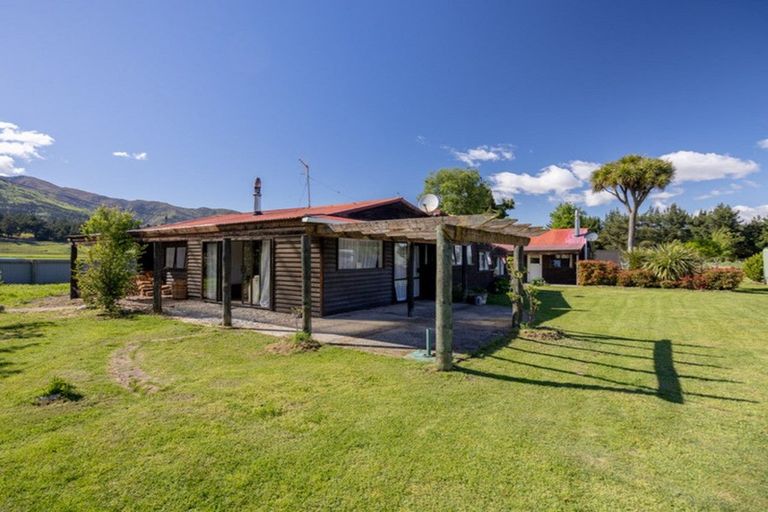 Photo of property in 2 Mclennan Road, Hawea Flat, Wanaka, 9382