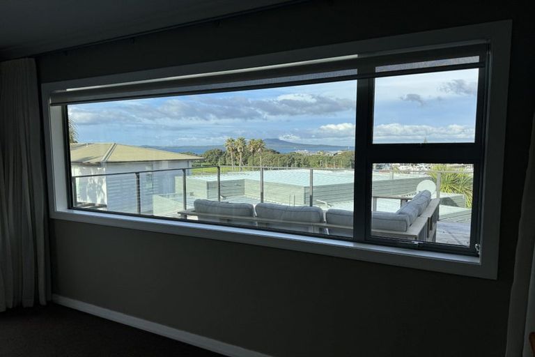 Photo of property in 2/17 Commodore Parry Road, Castor Bay, Auckland, 0620