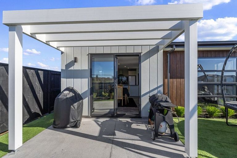 Photo of property in 16 Tanuku Lane, Te Puke, 3119