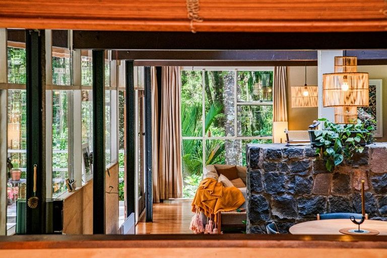 Photo of property in 30 Kopiko Road, Titirangi, Auckland, 0604