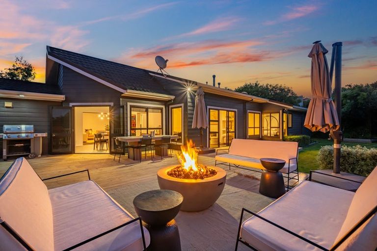 Photo of property in 77 Joseph Banks Drive, Whitby, Porirua, 5024