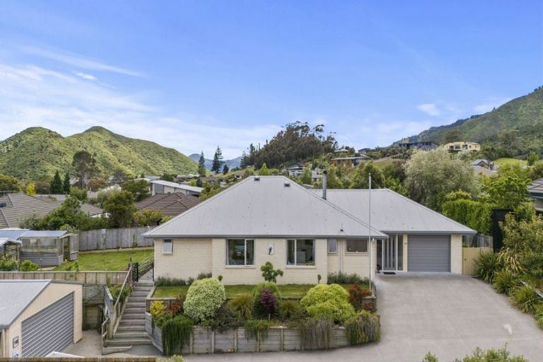 Photo of property in 118 Milton Terrace, Picton, 7220