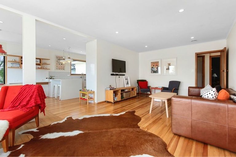 Photo of property in 30 Mason Street, New Lynn, Auckland, 0600