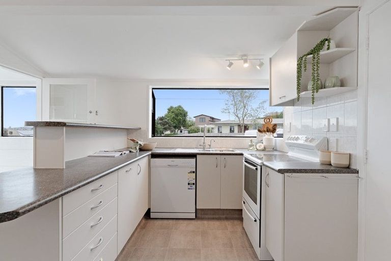 Photo of property in 2 Novella Place, Brookfield, Tauranga, 3110