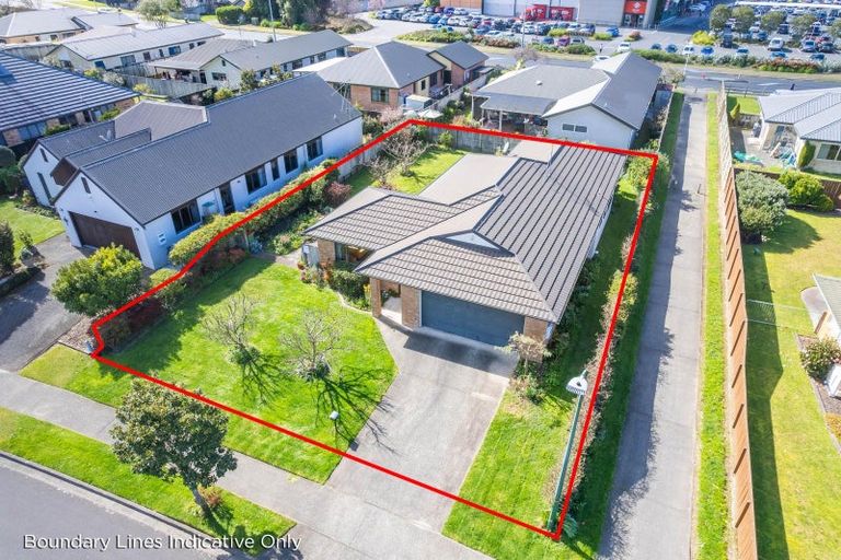 Photo of property in 22 Cranbrook Place, Rototuna North, Hamilton, 3210