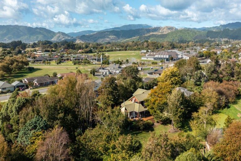 Photo of property in 88a Mazengarb Road, Paraparaumu Beach, Paraparaumu, 5032