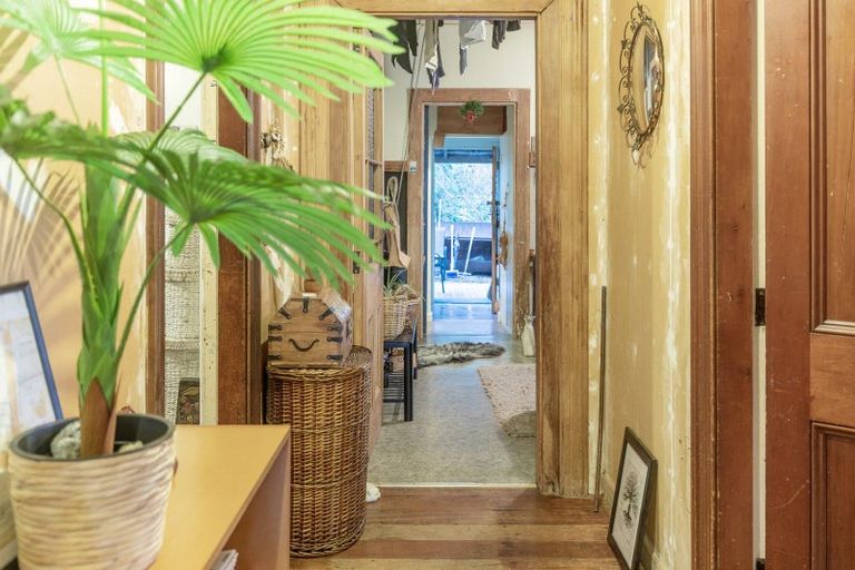 Photo of property in 2 Church Street, Waipawa, 4210