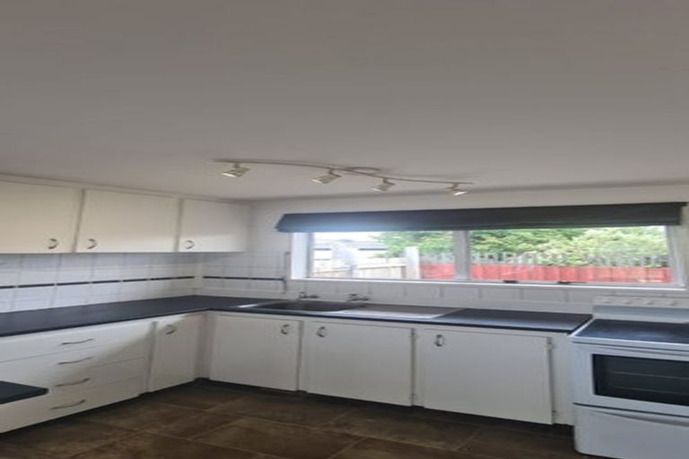 Photo of property in 63 Vivian Street, Burwood, Christchurch, 8083