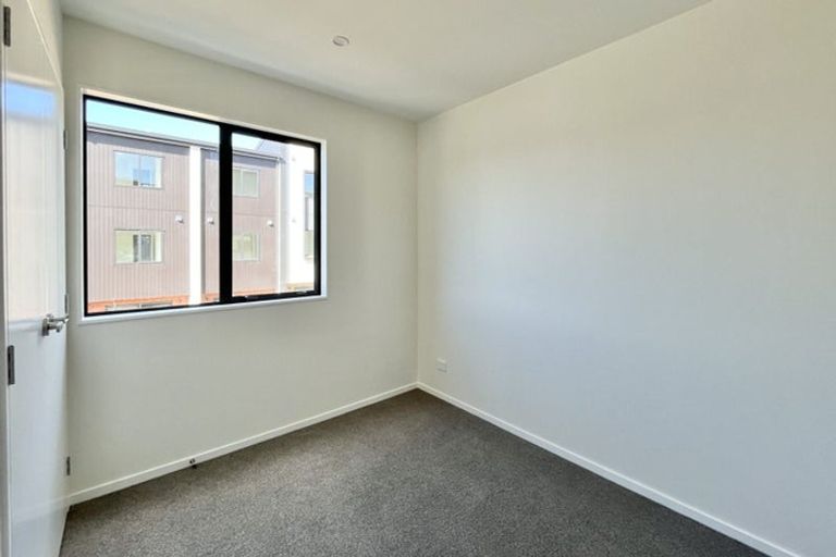 Photo of property in 3/25 Jabuka Street, Glen Eden, 0602