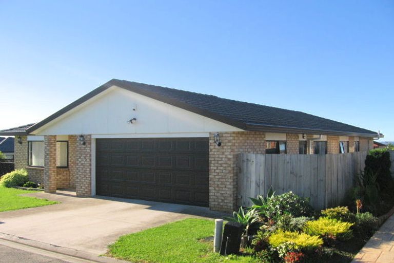 Photo of property in 44 Fleetwood Drive, Henderson, Auckland, 0612