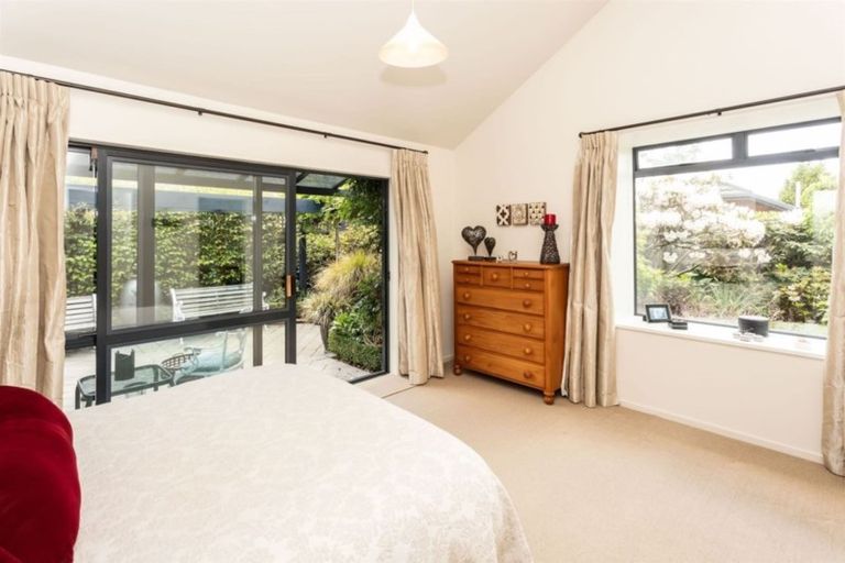Photo of property in 11 Cricklewood Place, Avonhead, Christchurch, 8042