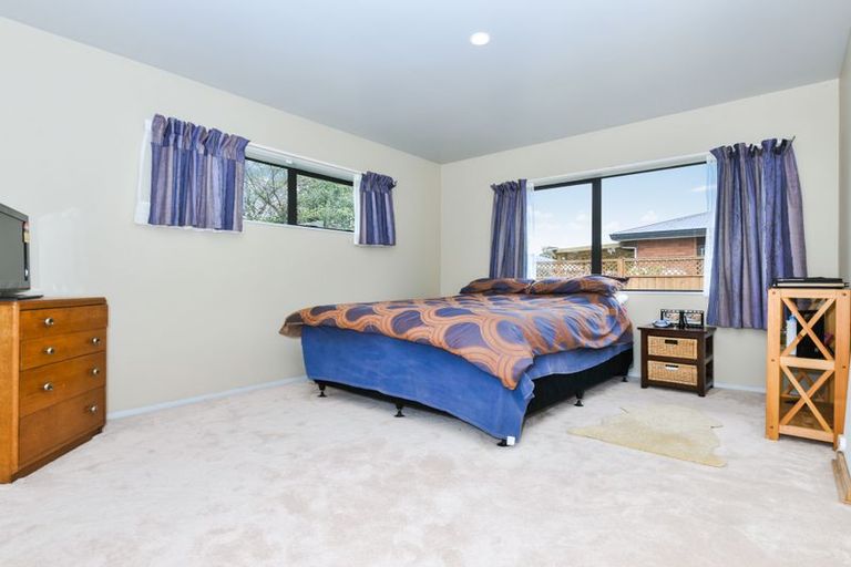 Photo of property in 25 Robertson Road, Favona, Auckland, 2024