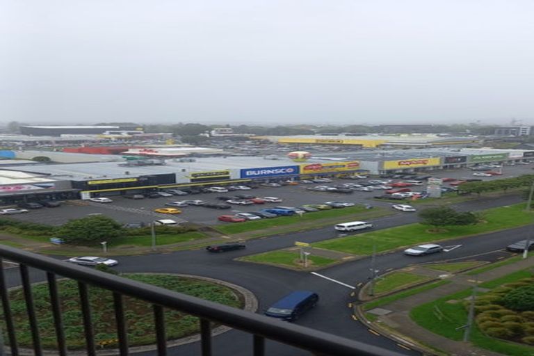 Photo of property in The Rennaissance, 5j/18 Ronwood Avenue, Manukau, Auckland, 2104