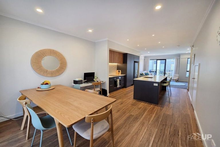 Photo of property in 4/35 Marine Parade, Hobsonville, Auckland, 0616