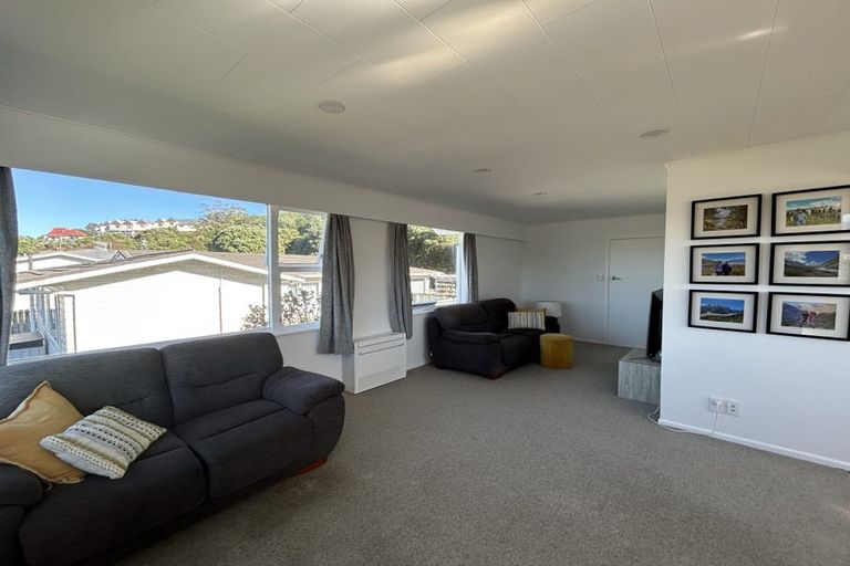 Photo of property in 74 Akaroa Drive, Maupuia, Wellington, 6022