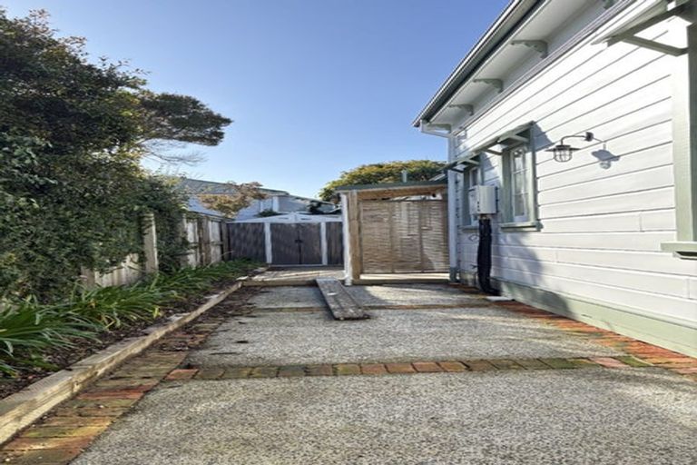 Photo of property in 241 Ruahine Street, Roslyn, Palmerston North, 4414