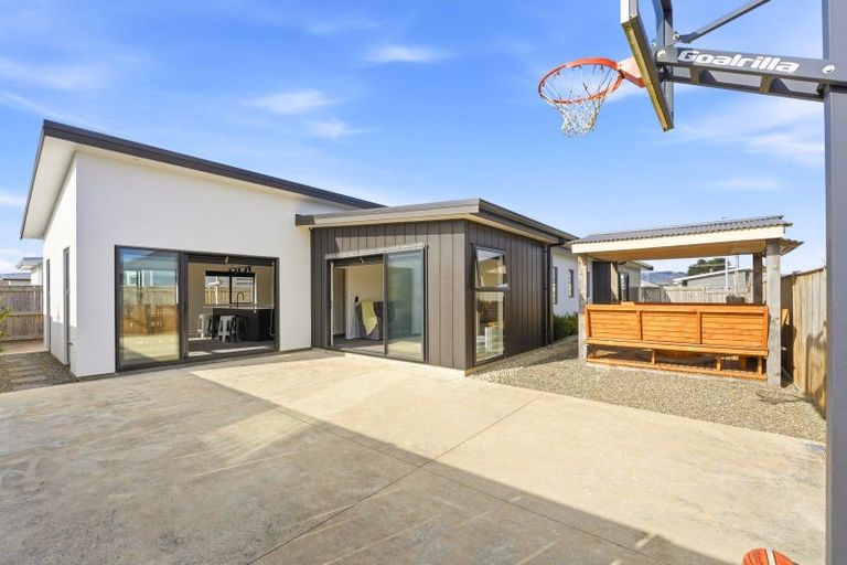 Photo of property in 71 Freedom Drive, Kelvin Grove, Palmerston North, 4414