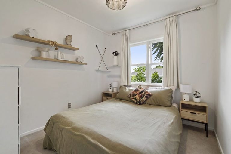 Photo of property in 19 Lanigan Street, Birkdale, Auckland, 0626