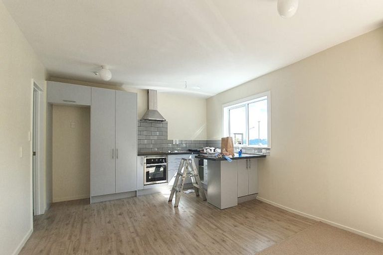 Photo of property in 2 Hawkhurst Road, Lyttelton, 8082