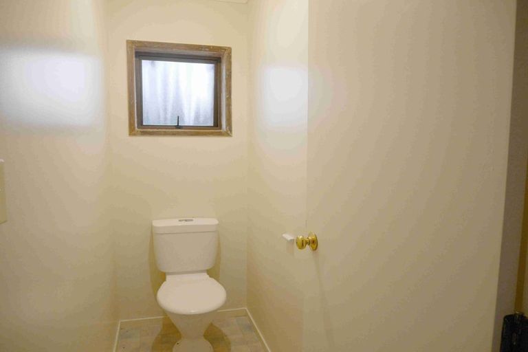 Photo of property in 35 Kirby Street, Glendene, Auckland, 0602