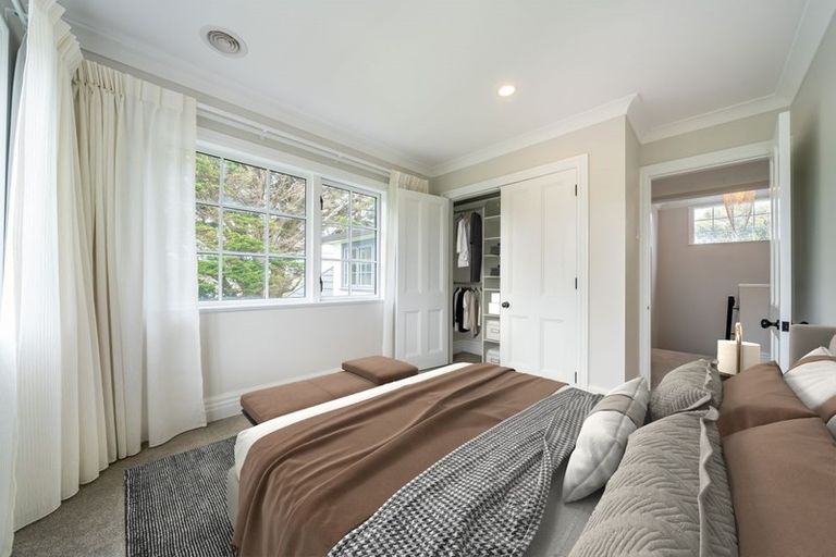 Photo of property in 29 Padnell Crescent, Paparangi, Wellington, 6037