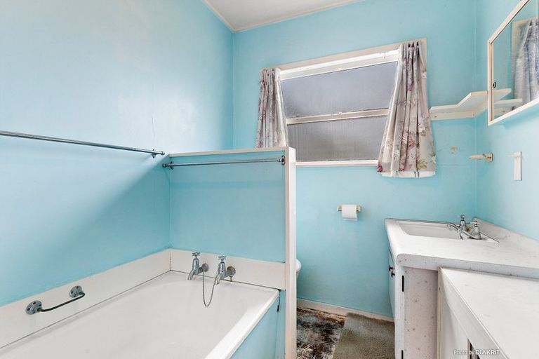 Photo of property in 1/17 The Parade, Island Bay, Wellington, 6023