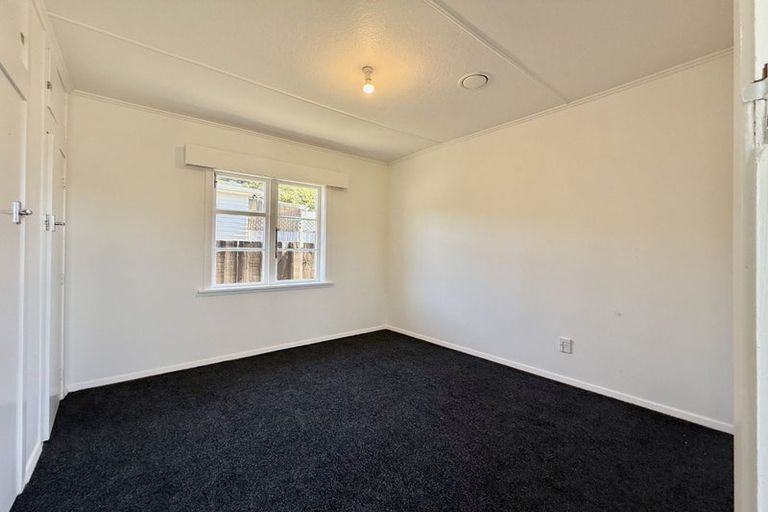 Photo of property in 12 Davis Grove, Wainuiomata, Lower Hutt, 5014