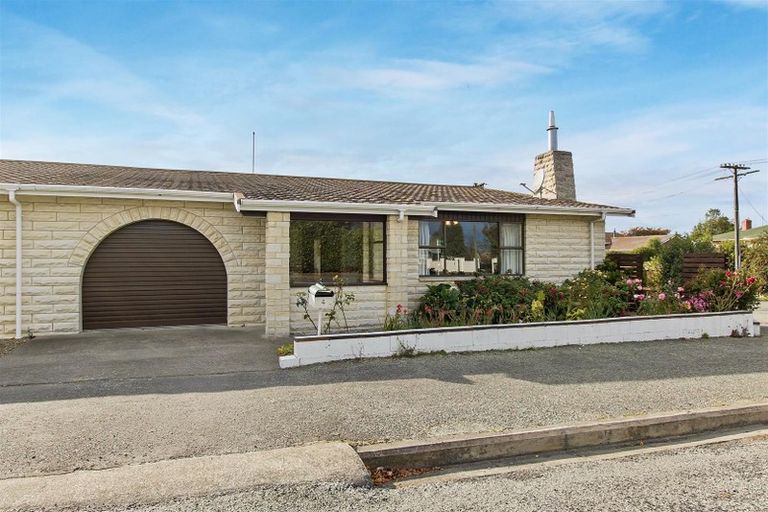Photo of property in 4 Bond Street, Waimate, 7924