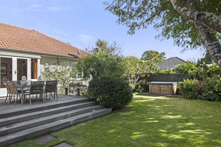 Photo of property in 100 Brookside Terrace, Bryndwr, Christchurch, 8053