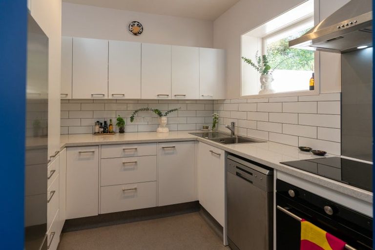 Photo of property in 15u2 Upper Lewisville Terrace, Thorndon, Wellington, 6011