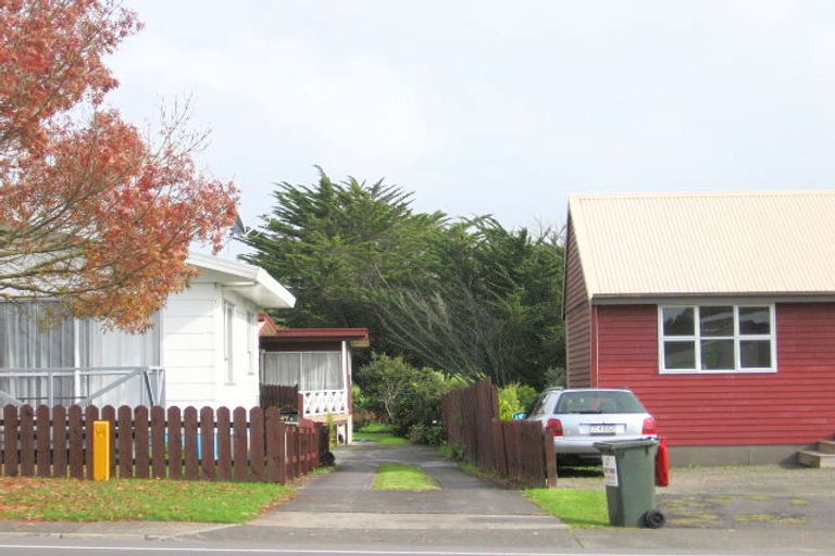 Photo of property in 1/67 Red Beach Road, Red Beach, 0932