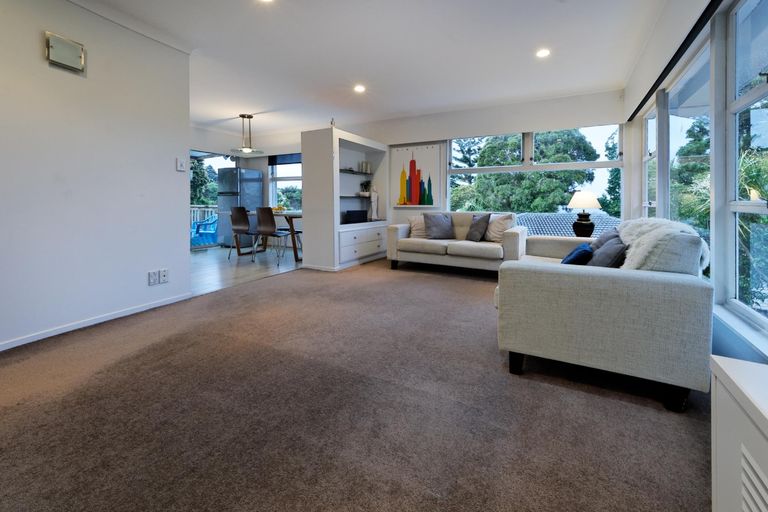 Photo of property in 12 Havelle Avenue, Titirangi, Auckland, 0604