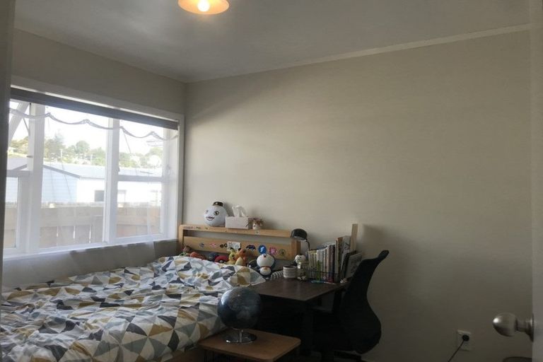 Photo of property in 42 Lingfield Street, Glenfield, Auckland, 0629