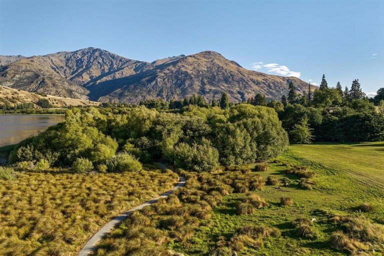 Photo of property in 2 Marshall Avenue, Lake Hayes, Queenstown, 9371