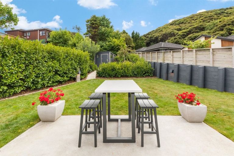 Photo of property in 31 Mooring Close, Whitby, Porirua, 5024