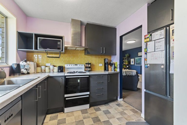 Photo of property in 1/11 Salford Avenue, Redwood, Christchurch, 8051