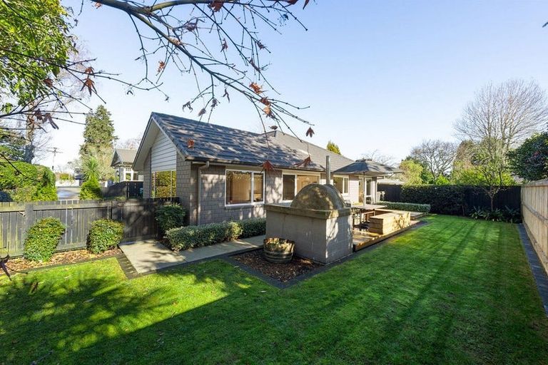 Photo of property in 28c Hamilton Road, Cambridge, 3434