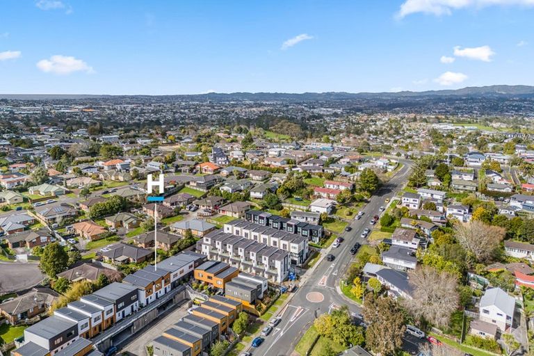 Photo of property in Rf202b, 19/18 Hewlett Road, Massey, Auckland, 0614