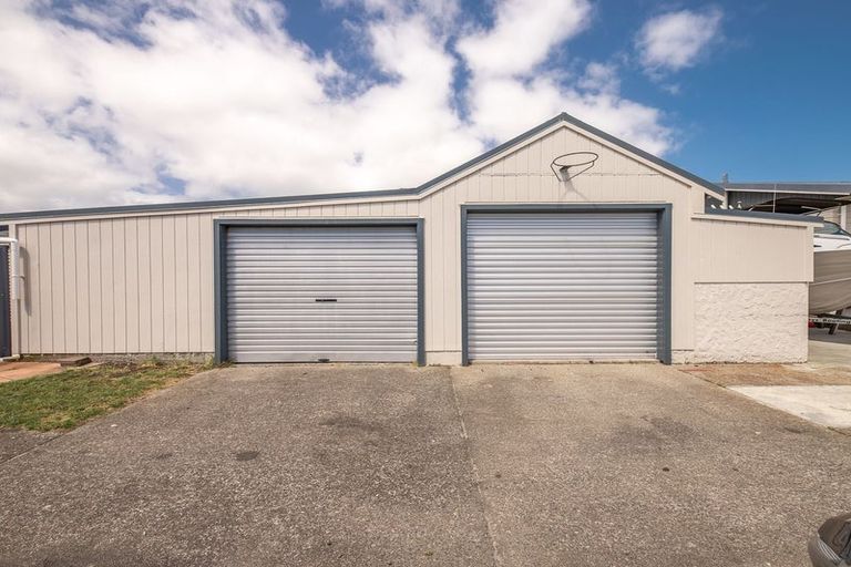 Photo of property in 29 Romilly Street, Westport, 7825