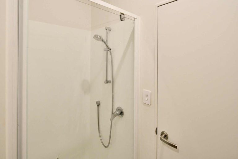 Photo of property in 23 Rua Kai Way, Brooklyn, Wellington, 6021