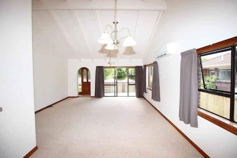 Photo of property in 37 Thorburn Avenue, Red Beach, 0932