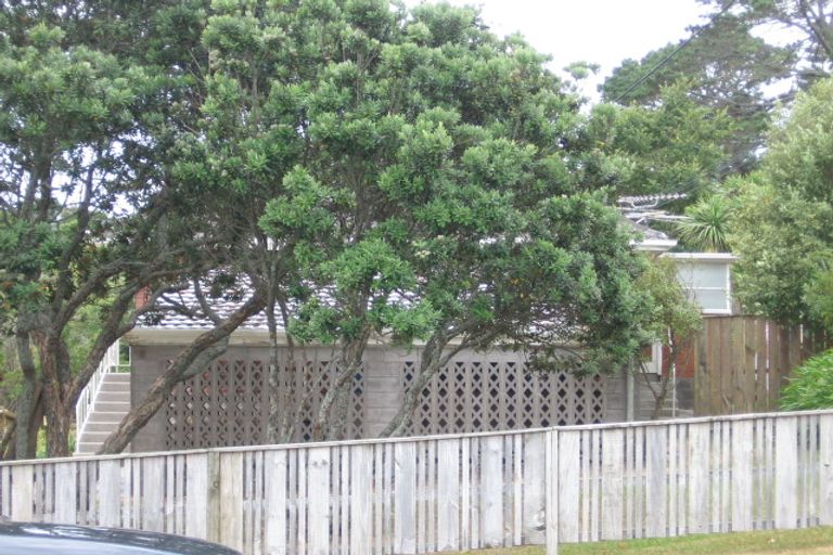 Photo of property in 1/303 Rangatira Road, Beach Haven, Auckland, 0626