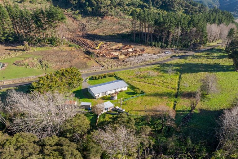 Photo of property in 5421 Masterton Castlepoint Road, Tinui, Masterton, 5889